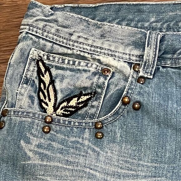 Vintage AKOO Faded Distressed Jeans Embroidered Feather Leaf Pocket Detail 38 - Picture 4 of 16